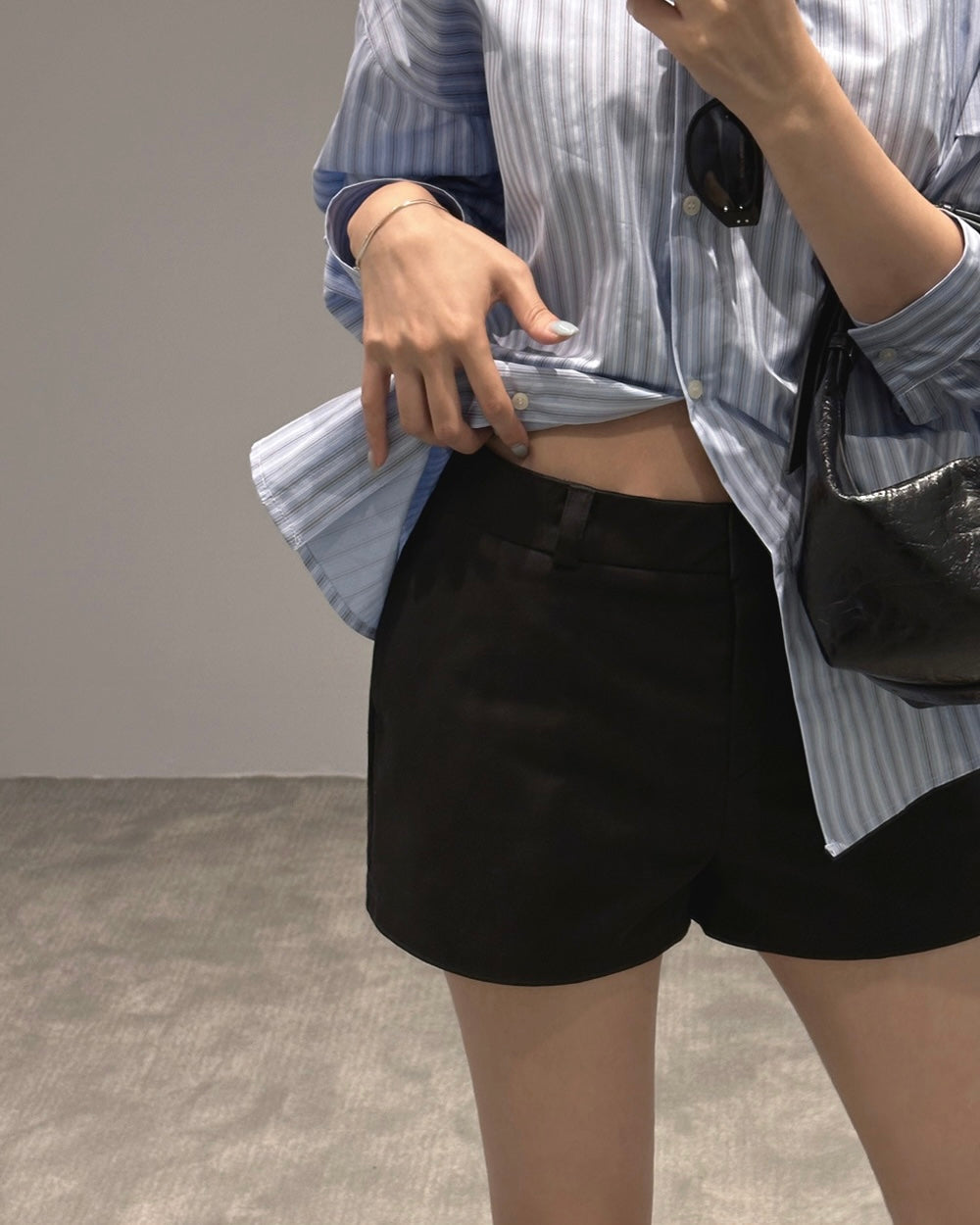 ๐ฐ๐ฟ๐๐ถ๐๐ฒ ๐ฐ๐ผ๐น๐น๐ฒ๐ฐ๐๐ถ๐ผ๐ป - ๐๐๐ฟ๐ถ๐ฝ๐ฒ๐ฑ ๐๐ต๐ถ๐ฟ๐