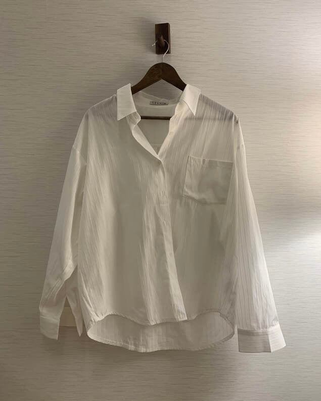 𝘄𝗵𝗶𝘀𝗽𝗲𝗿𝘀 𝗼𝗳 𝘁𝗵𝗲 𝘄𝗶𝗻𝗱 - 𝘀𝘁𝗿𝗶𝗽𝗲𝗱 𝗯𝘂𝘁𝘁𝗼𝗻 𝘂𝗽 𝘀𝗵𝗶𝗿𝘁