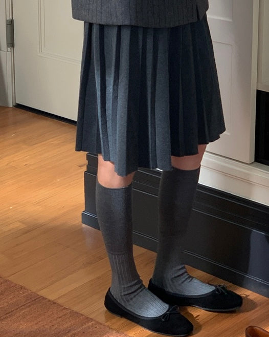 𝗰𝗼𝗻𝗻𝗶𝗲 - 𝗸𝗻𝗶𝘁 𝗮𝗻𝗱 𝗽𝗹𝗲𝗮𝘁𝗲𝗱 𝘀𝗸𝗶𝗿𝘁 𝘀𝗲𝘁