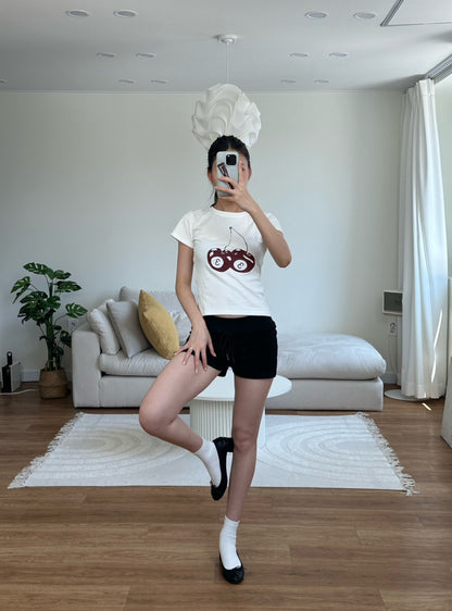 𝗰𝗵𝗲𝗿𝗿𝘆 𝗯𝗼𝗺𝗯 - 𝗴𝗿𝗮𝗽𝗵𝗶𝗰 𝘁𝗲𝗲