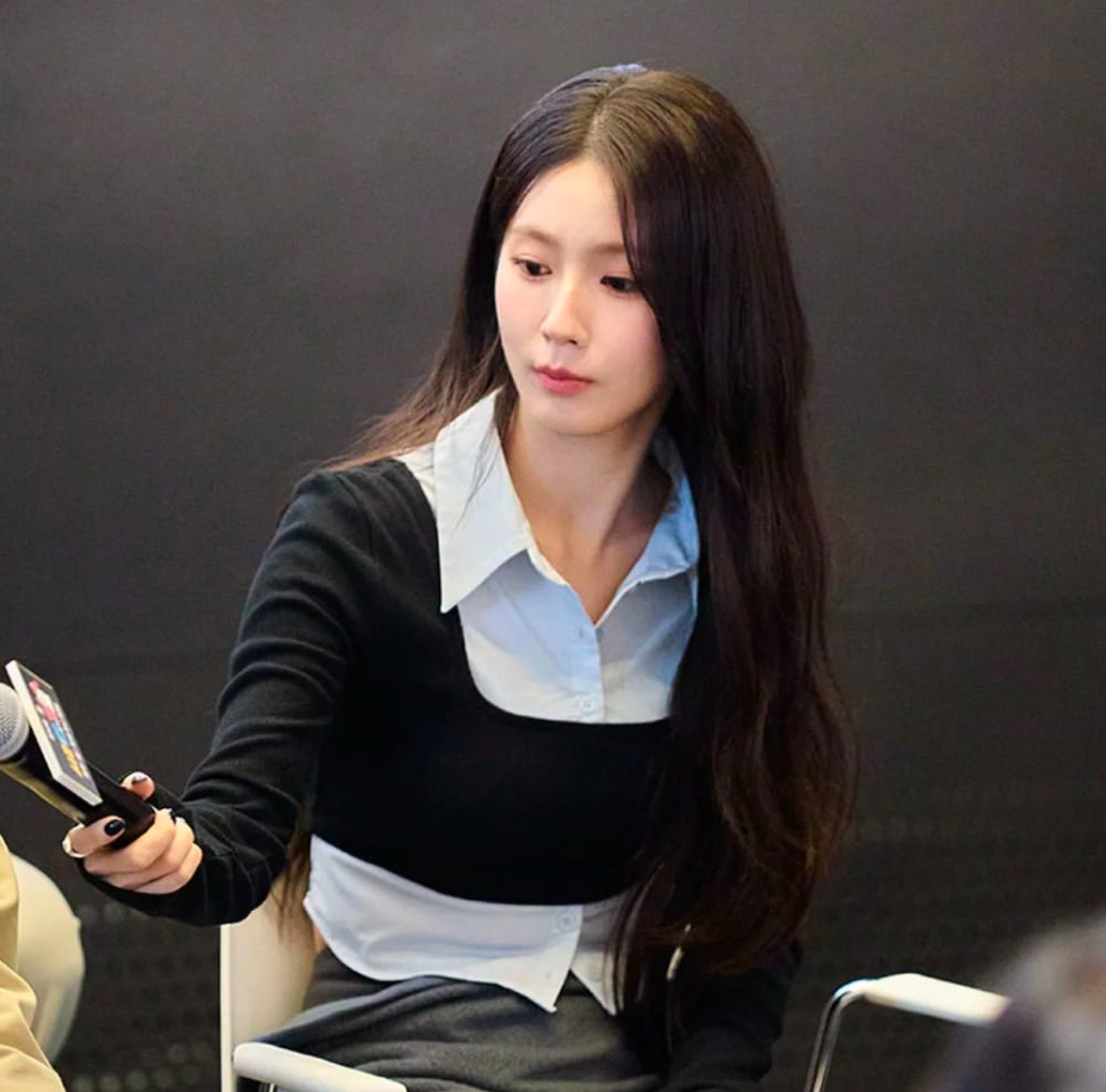 [𝗔𝗘𝗦𝗣𝗔 𝗞𝗔𝗥𝗜𝗡𝗔, 𝗚-𝗜𝗗𝗟𝗘 𝗠𝗜𝗬𝗘𝗢𝗡, 𝗞𝗜𝗦𝗦 𝗢𝗙 𝗟𝗜𝗙𝗘 𝗛𝗔𝗡𝗘𝗨𝗟] 𝗼𝗻 𝗮𝗴𝗲𝗻𝗱𝗮 - 𝘀𝘄𝗲𝗮𝘁𝗲𝗿 𝘀𝗵𝗶𝗿𝘁 𝗹𝗮𝘆𝗲𝗿 𝘁𝗼𝗽 (𝗯𝗹𝘂𝗲)