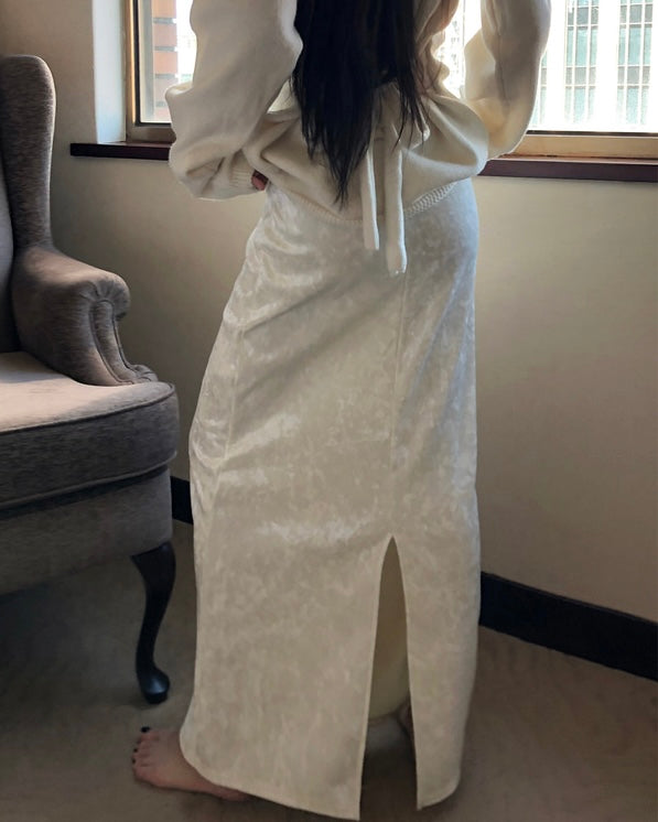 𝗳𝗹𝘂𝗿𝗿𝘆 - 𝘃𝗲𝗹𝘃𝗲𝘁 𝗺𝗮𝘅𝗶 𝘀𝗹𝗶𝘁 𝘀𝗸𝗶𝗿𝘁