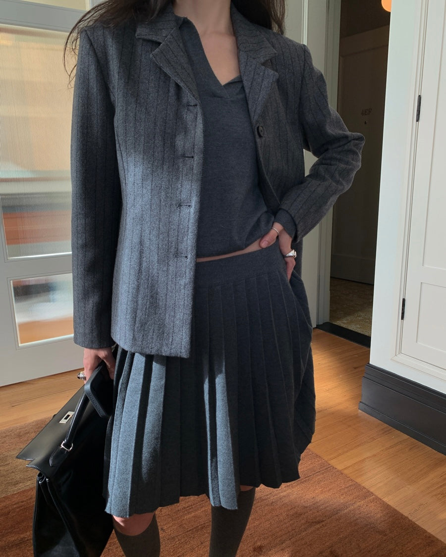 𝗰𝗼𝗻𝗻𝗶𝗲 - 𝗸𝗻𝗶𝘁 𝗮𝗻𝗱 𝗽𝗹𝗲𝗮𝘁𝗲𝗱 𝘀𝗸𝗶𝗿𝘁 𝘀𝗲𝘁