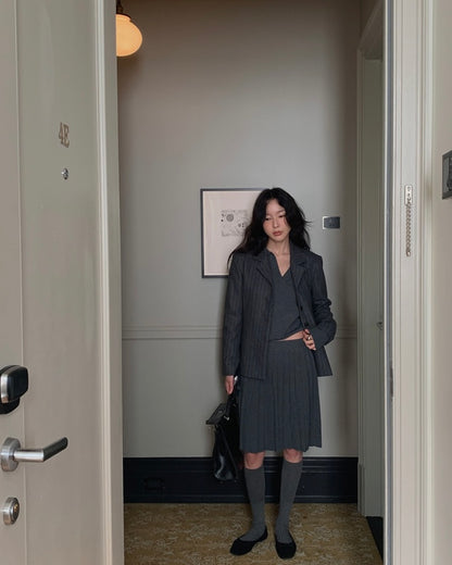 𝗰𝗼𝗻𝗻𝗶𝗲 - 𝗸𝗻𝗶𝘁 𝗮𝗻𝗱 𝗽𝗹𝗲𝗮𝘁𝗲𝗱 𝘀𝗸𝗶𝗿𝘁 𝘀𝗲𝘁