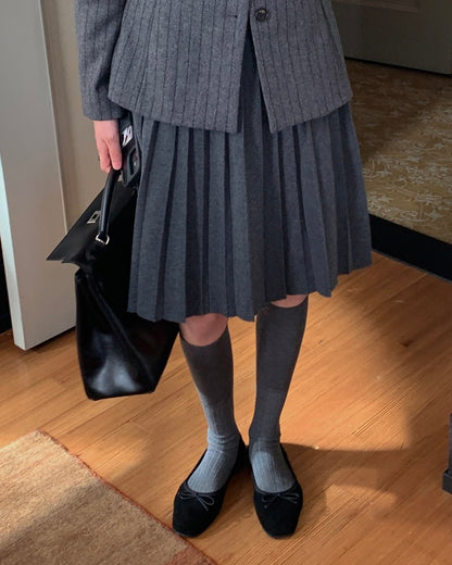 𝗰𝗼𝗻𝗻𝗶𝗲 - 𝗸𝗻𝗶𝘁 𝗮𝗻𝗱 𝗽𝗹𝗲𝗮𝘁𝗲𝗱 𝘀𝗸𝗶𝗿𝘁 𝘀𝗲𝘁