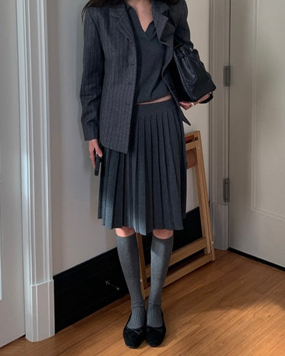 𝗰𝗼𝗻𝗻𝗶𝗲 - 𝗸𝗻𝗶𝘁 𝗮𝗻𝗱 𝗽𝗹𝗲𝗮𝘁𝗲𝗱 𝘀𝗸𝗶𝗿𝘁 𝘀𝗲𝘁