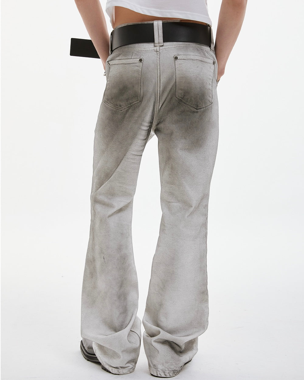 𝘆𝗮𝗻𝗴𝗵𝘄𝗮 𝗰𝗼𝗳𝗳𝗲𝗲 - 𝗯𝗼𝗼𝘁𝗰𝘂𝘁 𝗷𝗲𝗮𝗻𝘀 (𝘄𝗵𝗶𝘁𝗲)