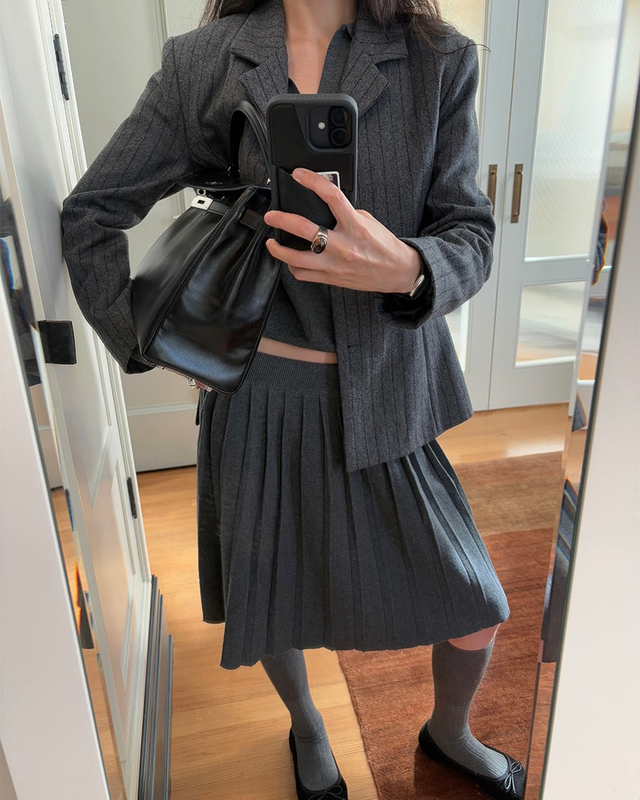 𝗰𝗼𝗻𝗻𝗶𝗲 - 𝗸𝗻𝗶𝘁 𝗮𝗻𝗱 𝗽𝗹𝗲𝗮𝘁𝗲𝗱 𝘀𝗸𝗶𝗿𝘁 𝘀𝗲𝘁