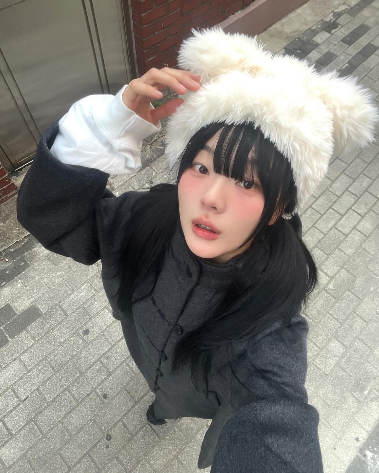 𝗺𝗲𝗹𝗼 𝗺𝗮𝗻𝗰𝗲 - 𝗵𝗼𝗼𝗱𝗶𝗲 𝗰𝗼𝗮𝘁