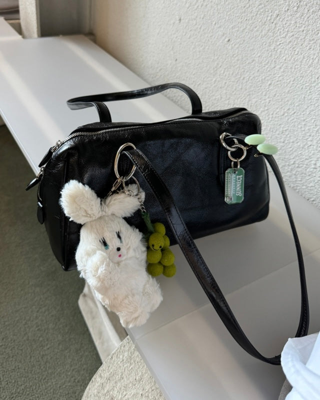 𝗺𝗶𝗹𝗮 𝗸𝘂𝗻𝗶𝘀 - 𝗰𝗼𝘄 𝗹𝗲𝗮𝘁𝗵𝗲𝗿 𝗯𝗼𝘀𝘁𝗼𝗻 𝗯𝗮𝗴