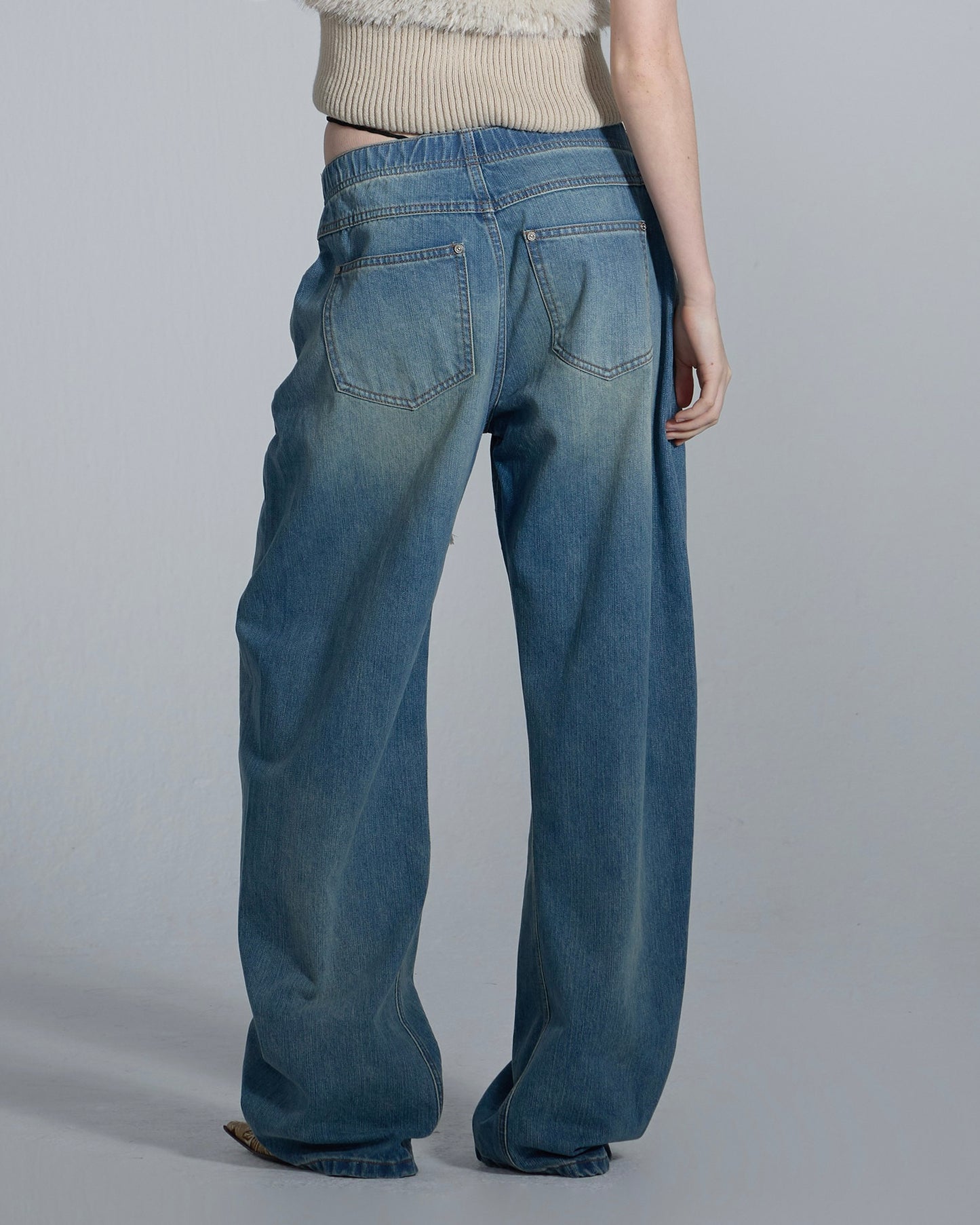 [𝗕𝗟𝗔𝗖𝗞𝗣𝗜𝗡𝗞 𝗝𝗘𝗡𝗡𝗜𝗘] 𝗼𝗼𝗸𝗶𝗲 𝗰𝗿𝘂𝗺𝗯𝗹𝗿 - 𝗹𝗼𝘄𝗿𝗶𝘀𝗲 𝗿𝗲𝗹𝗮𝘅𝗲𝗱 𝗳𝗶𝘁 𝗷𝗲𝗮𝗻𝘀 (𝗹𝗶𝗴𝗵𝘁 𝗯𝗹𝘂𝗲)