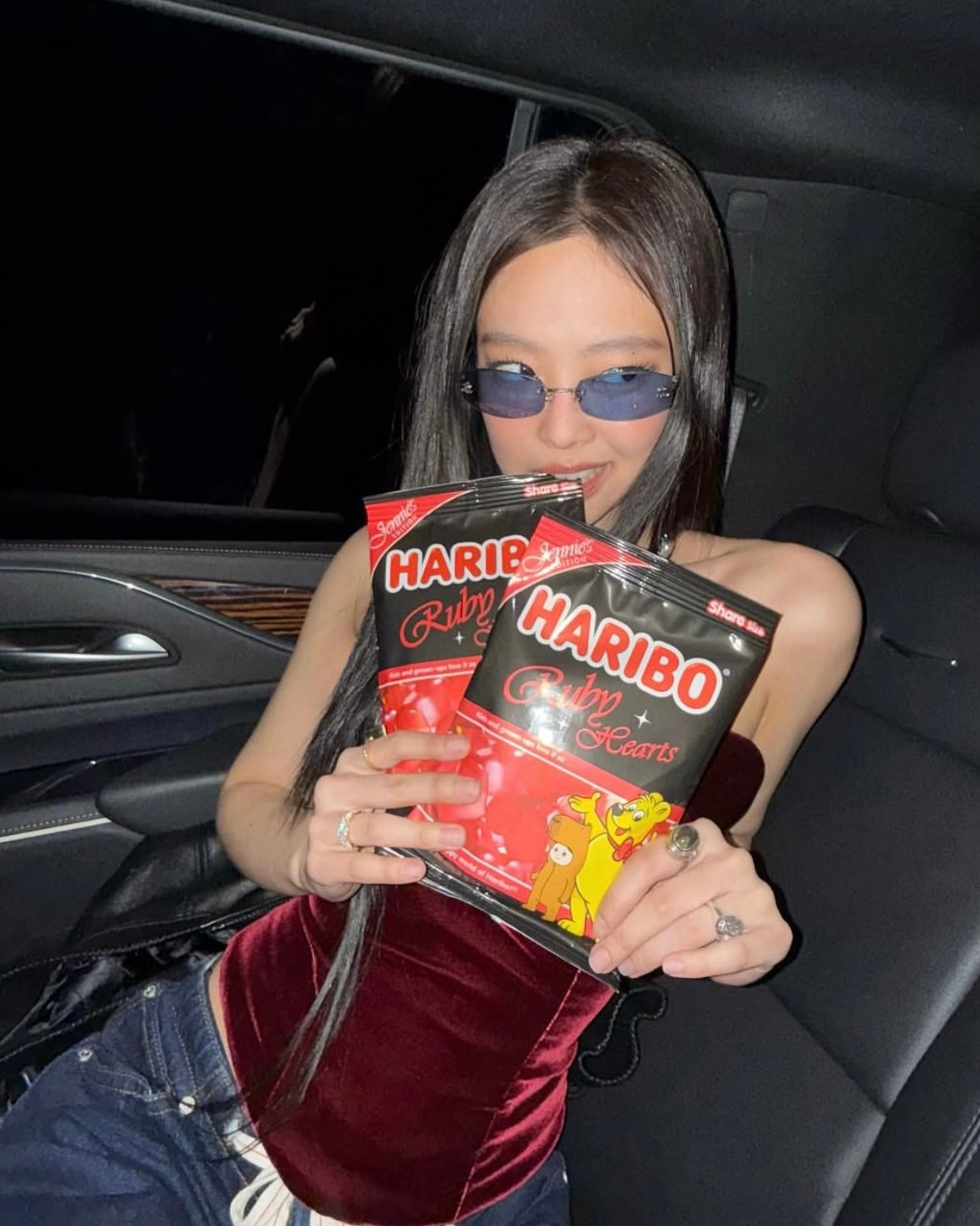 [𝗕𝗟𝗔𝗖𝗞𝗣𝗜𝗡𝗞 𝗝𝗘𝗡𝗡𝗜𝗘] 𝗼𝗼𝗸𝗶𝗲 𝗰𝗿𝘂𝗺𝗯𝗹𝗿 - 𝗹𝗼𝘄𝗿𝗶𝘀𝗲 𝗿𝗲𝗹𝗮𝘅𝗲𝗱 𝗳𝗶𝘁 𝗷𝗲𝗮𝗻𝘀 (𝗶𝗻𝗱𝗶𝗴𝗼 𝗯𝗹𝘂𝗲)