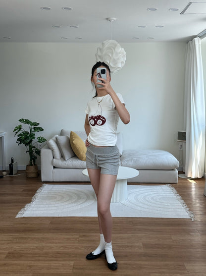 𝗰𝗵𝗲𝗿𝗿𝘆 𝗯𝗼𝗺𝗯 - 𝗴𝗿𝗮𝗽𝗵𝗶𝗰 𝘁𝗲𝗲