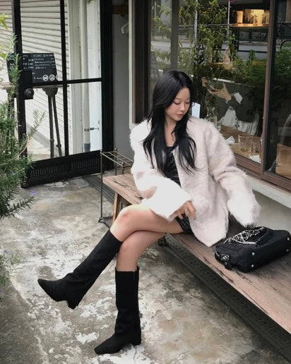 𝗴𝗶𝗿𝗹 𝗻𝗮𝗽 - 𝗳𝘂𝗿 𝗷𝗮𝗰𝗸𝗲𝘁