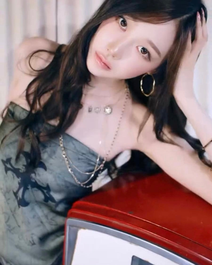 [𝗔𝗘𝗦𝗣𝗔 𝗚𝗜𝗦𝗘𝗟𝗟𝗘] 𝗽𝗮𝗹𝗺 𝗷𝘂𝗺𝗲𝗶𝗿𝗮𝗵 - 𝗽𝗮𝗶𝘀𝗹𝗲𝘆 𝗯𝗼𝗵𝗲𝗺𝗶𝗮𝗻 𝘀𝗰𝗮𝗿𝗳